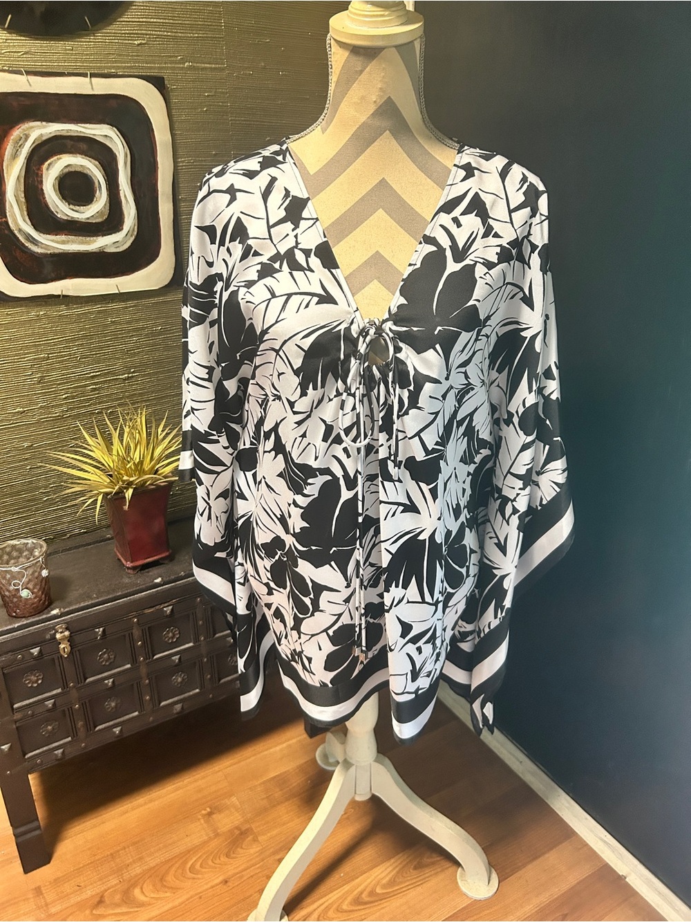 MICHAEL Michael Kors Black & White Floral Tie-Front Tunic Kimono Sleeves NEW